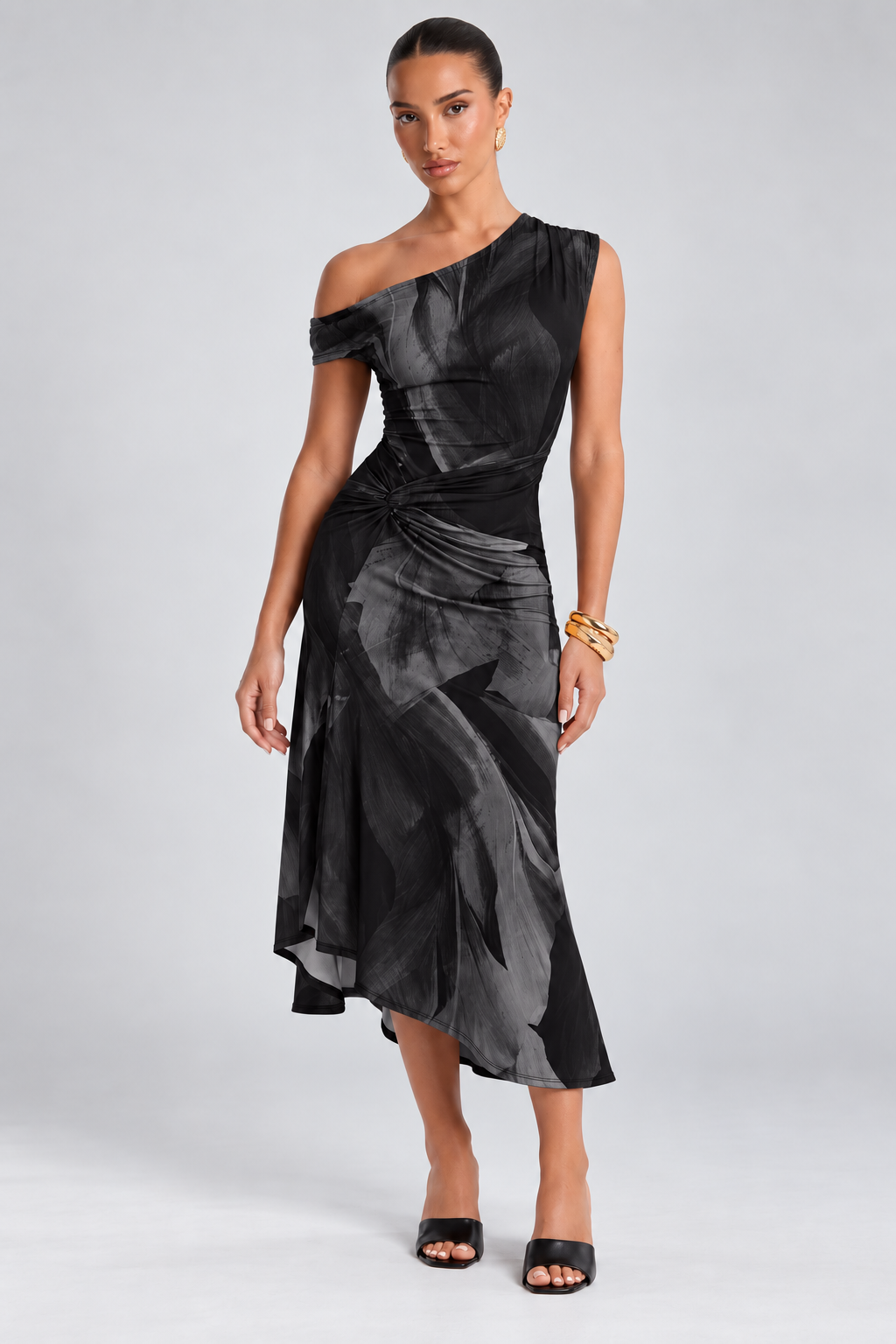 Vestido amara color negro, vista completa del diseño
