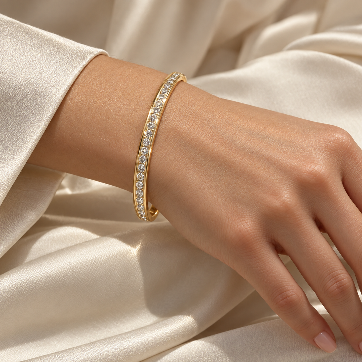 Pulsera Lumière · SILKARA — vista en muñeca